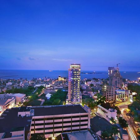 Aston Makassar Hotel & Convention Center Exterior photo